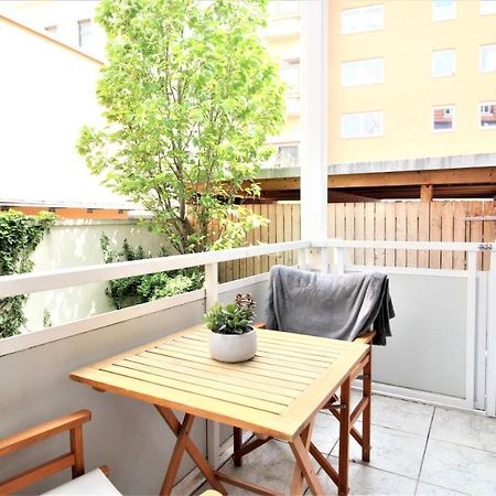 ➤Private Room - Heart Of Downtown With Terrace Würzburg Exteriör bild