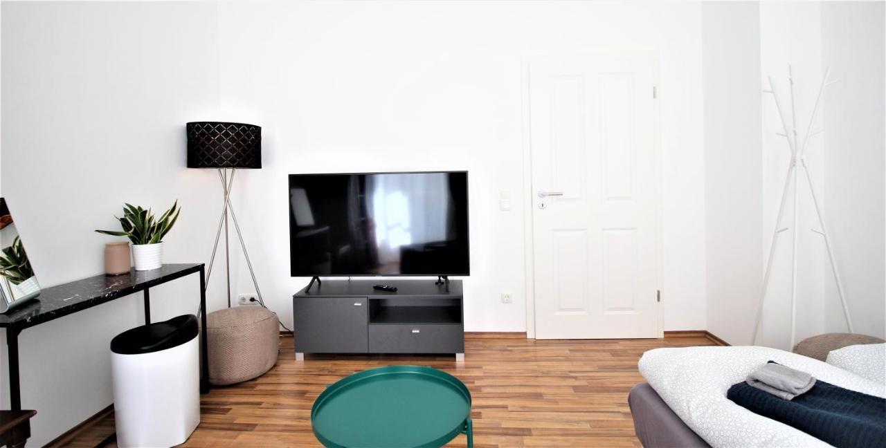 ➤Private Room - Heart Of Downtown With Terrace Würzburg Exteriör bild