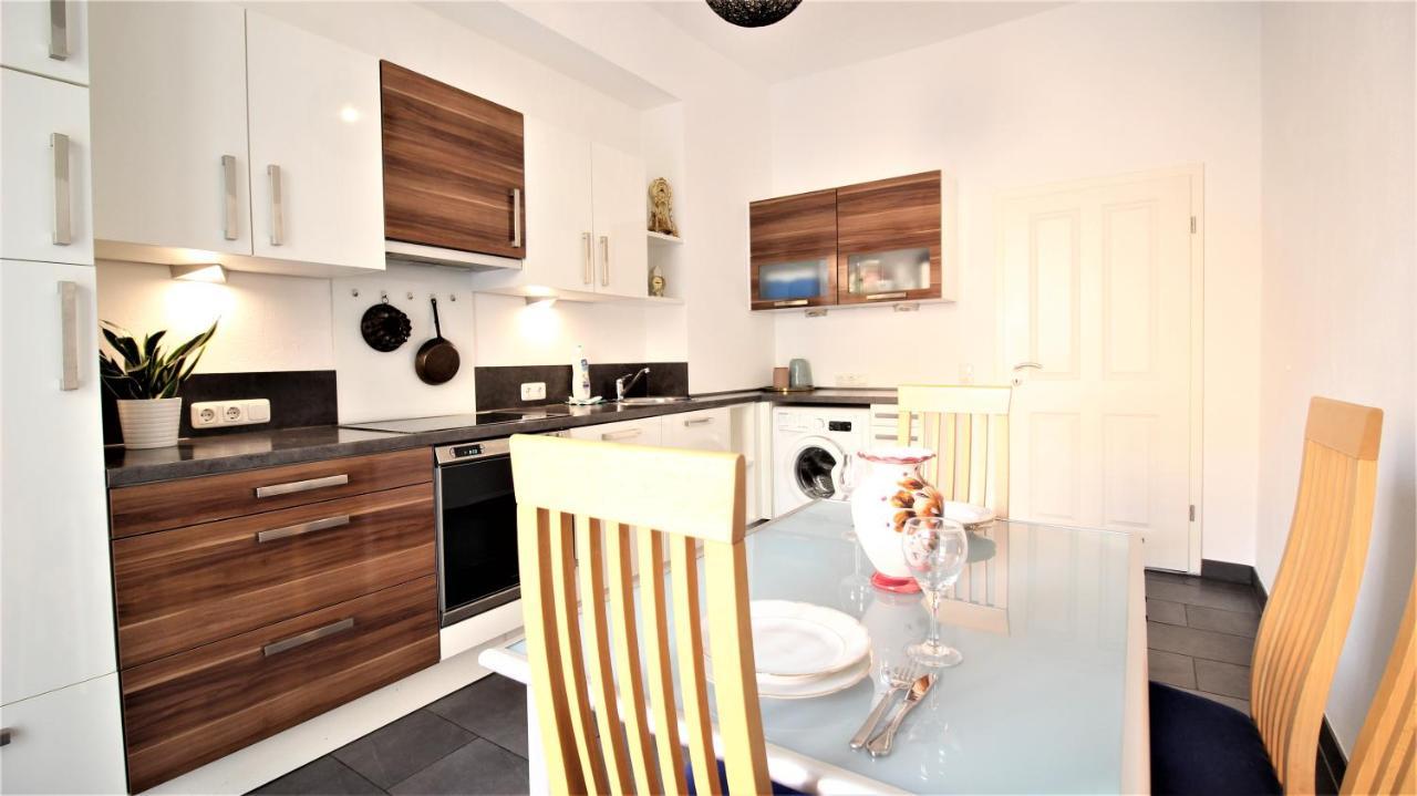 ➤Private Room - Heart Of Downtown With Terrace Würzburg Exteriör bild